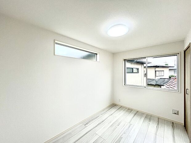 ◆2号棟◆～Bed Room～　子供部屋はお子様にとって大変重な役割があります。子供一人で過ごす空間を与えることで、宿題や勉強時間も自然と増えまた自ら部屋の片付けや掃除なども促すことに繋がります。