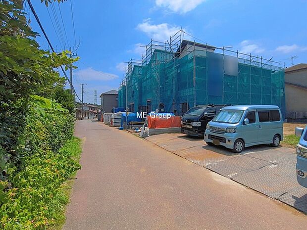 ~Exterior~ 前面道路:北西 4.6m 公道 前面道路は閑静な住宅地をはしる車通りの少ない道路。駐車の出し入れもらくらくです!ご不明点・現地見学のご希望は、お気軽にお問い合わせください!