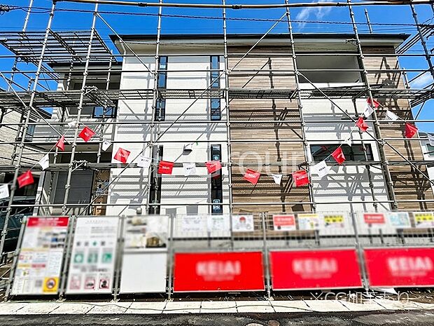 ~Exterior~ 周辺には学校や買物施設もあり生活、子育てに適した環境が広がっています!「永住地」として、物件のご見学だけではなく、周辺の環境や通学できる学校についてもご相談ください!