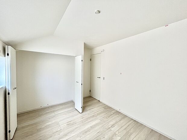 子供部屋にもおすすめな収納スペースたっぷりの居室