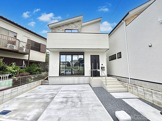 ◆1号棟◆～Exterior～　一戸建ての大きなメリットは、自分達の「土地」を「自由に」使える事です。ガーデニングやＤＩＹ，車やバイクの趣味など様々な用途で利用できます。