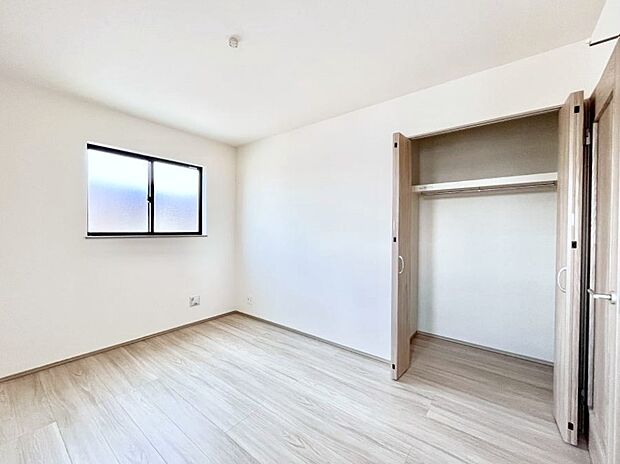 子供部屋にもおすすめな収納スペースたっぷりの居室