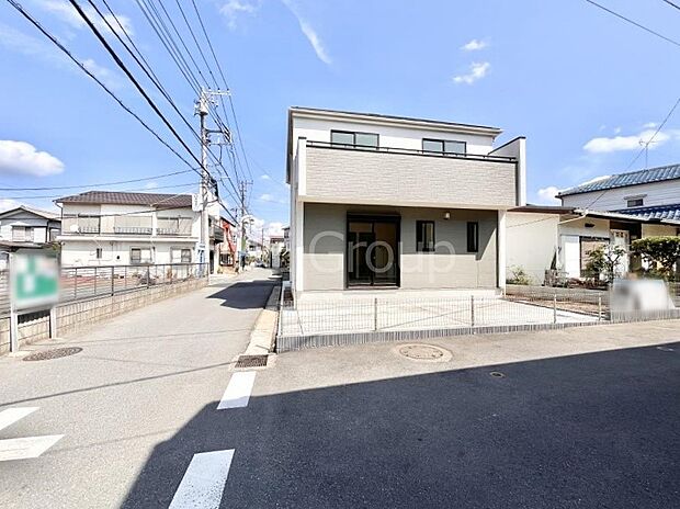 角地なので日当たりも良く、お家が堂々として見えます。