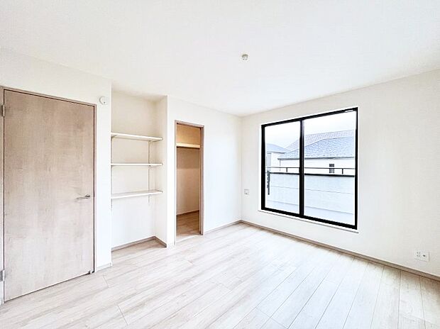 ◆A号棟◆～Bed Room～　「今日も一日お疲れ様」とご夫婦でゆったりくつろげるWIC付きの寝室。毎日の家事やお仕事に疲れた日はフカフカのベットで癒されてください。快適な広さが自慢♪