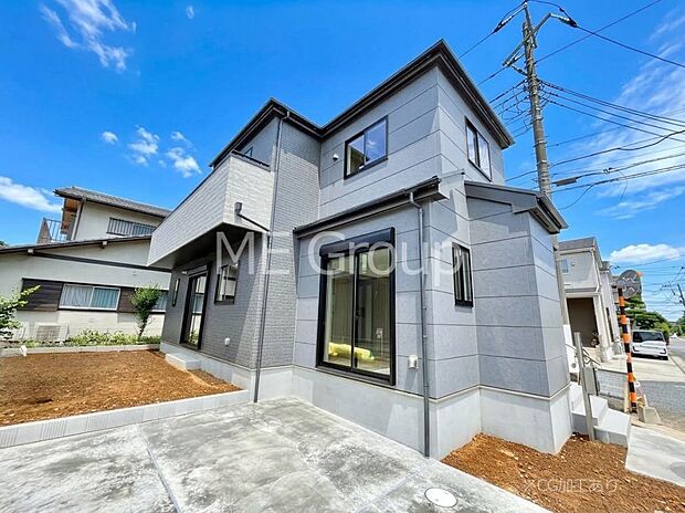 ◆A号棟◆~Exterior~ 角地により陽当り・風通し良好です。うららかな陽射しがどのお部屋にも降り注ぎますように、快適さを追求した間取設計。生活を恵みの豊かな永住の地へと変えてくれます。