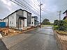 外観：～Exterior～　前面道路：西 6m 公道　前面道路は閑静な住宅地をはしる車通りの少ない道路。駐車の出し入れもらくらくです！ご不明点・現地見学のご希望は、お気軽にお問い合わせください！