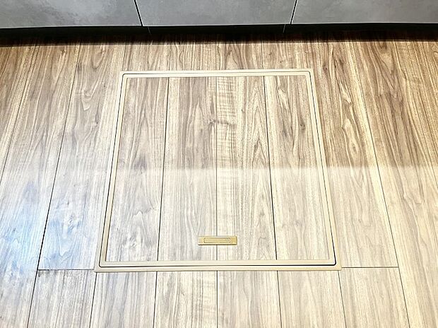 床下収納付き!日用品・非常用品の収納にも大活躍。