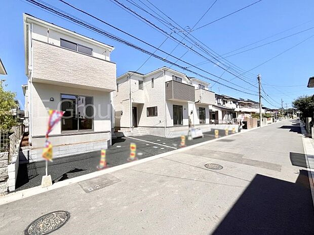 ～Exterior～　前面道路は閑静な住宅地をはしる車通りの少ない道路。駐車の出し入れもらくらくです！ご不明点・現地見学のご希望は、お気軽にお問い合わせください！