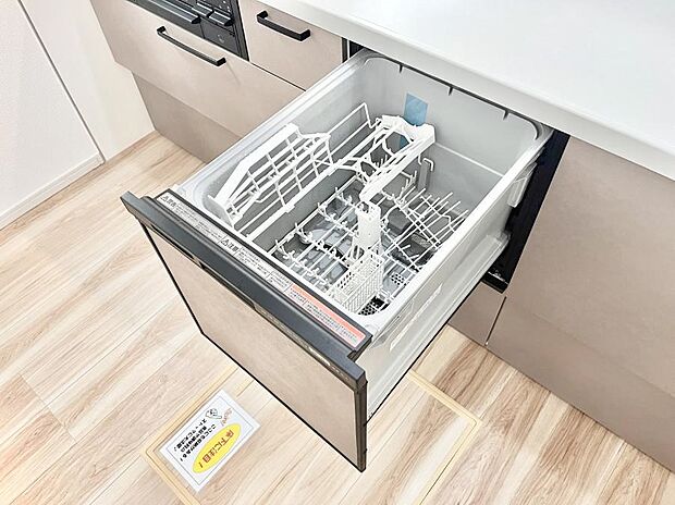 面倒なお片づけは食洗機にお任せ！家事の負担が減って、時間にも気持ちにもゆとりができます。