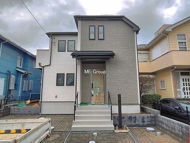 ~Exterior~ 閑静な住宅地で子育て家族にピッタリ。 毎日のお散歩も快適な緑に恵まれたエリアで、自然に包まれた穏やかな暮らしを実現するための、ゆとりある住環境が整っています。