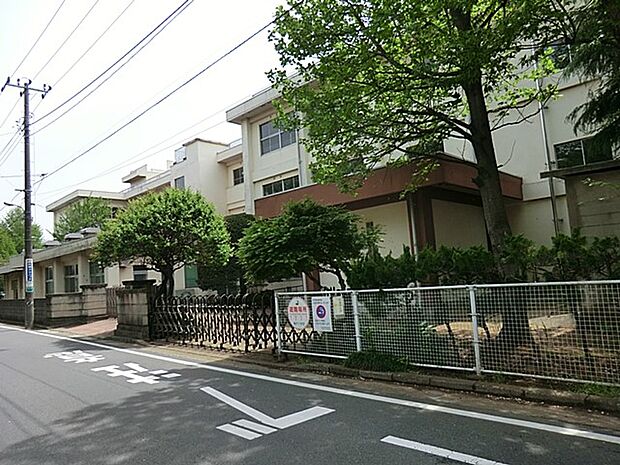 小学校 700m 千葉市立横戸小学校