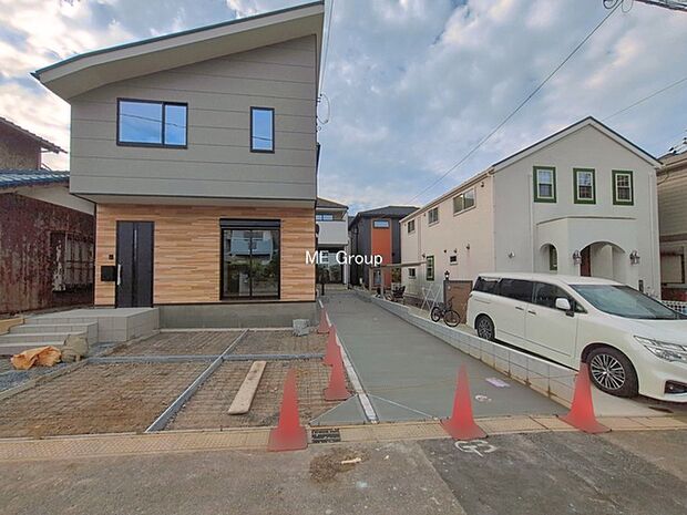 ◆1号棟◆~Exterior~ 忙しく過ぎゆく日常を置き去るほど、ゆったりした時間が流れる住環境。『快適』は「家」と「街」と「環境」が調和した時に訪れるだと改めて感じさせてくれます。