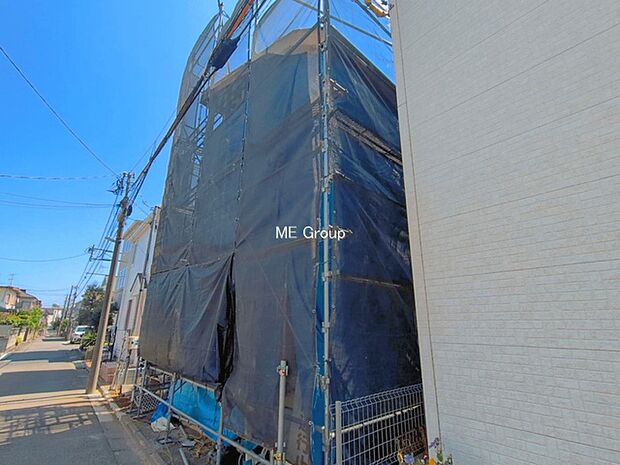 ~Exterior~ 一戸建ての大きなメリットは、自分達の「土地」を「自由に」使える事です。ガーデニングやDIY,車やバイクの趣味など様々な用途で利用できます。