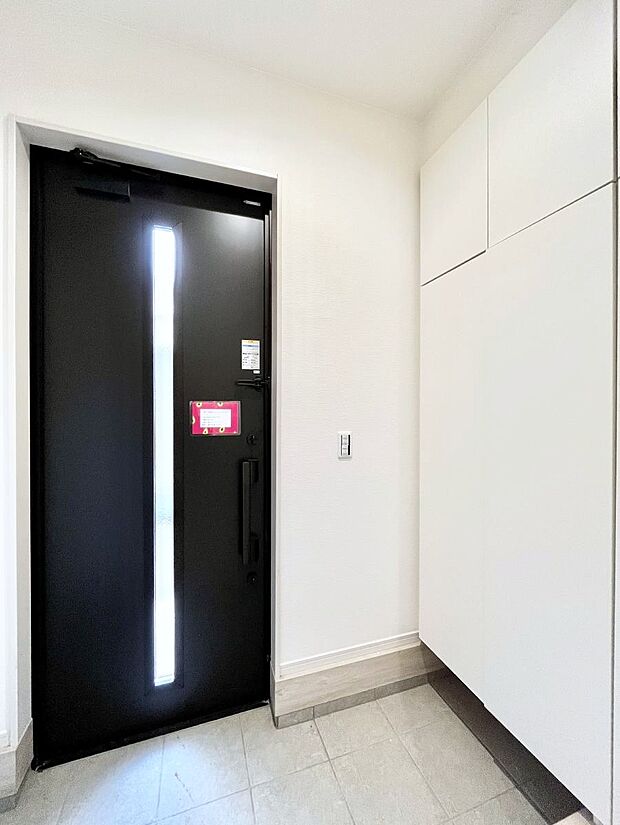 家族の帰宅やお客様をあたたかく迎える玄関