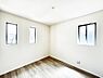 子供部屋：～Bed Room～　子供部屋はお子様にとって大変重な役割があります。子供一人で過ごす空間を与えることで、宿題や勉強時間も自然と増えまた自ら部屋の片付けや掃除なども促すことに繋がります。