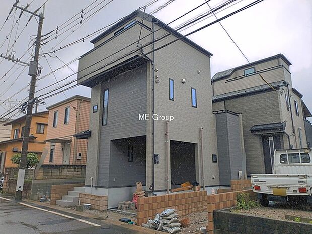 ◆A号棟◆～Exterior～　周辺には学校や買物施設もあり生活、子育てに適した環境が広がっています！「永住地」として、物件のご見学だけではなく、周辺の環境や通学できる学校についてもご相談ください！