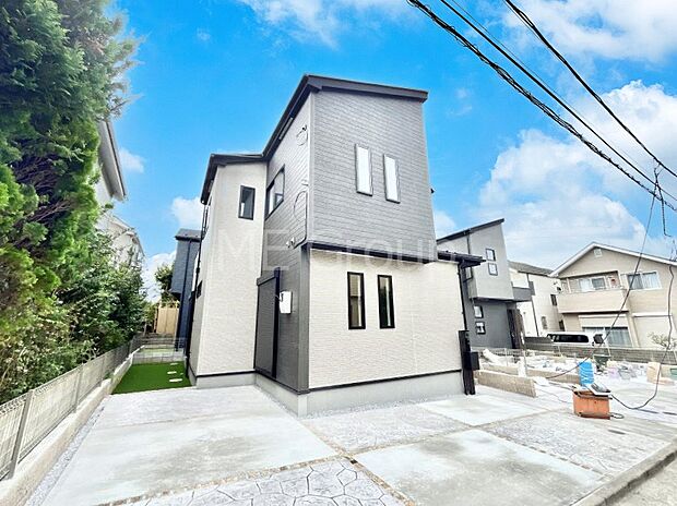 ◆3号棟◆~Exterior~ 忙しく過ぎゆく日常を置き去るほど、ゆったりした時間が流れる住環境。『快適』は「家」と「街」と「環境」が調和した時に訪れるだと改めて感じさせてくれます。