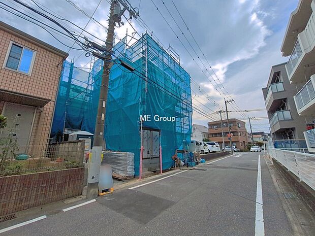 ～Exterior～　前面道路：北 6m 公道　前面道路は閑静な住宅地をはしる車通りの少ない道路。駐車の出し入れもらくらくです！ご不明点・現地見学のご希望は、お気軽にお問い合わせください！