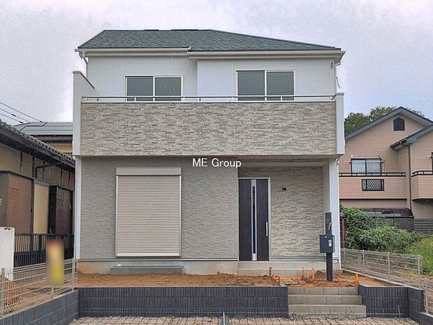 ~Exterior~ 一戸建ての大きなメリットは、自分達の「土地」を「自由に」使える事です。ガーデニングやDIY,車やバイクの趣味など様々な用途で利用できます。