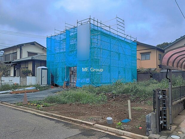 ～Exterior～　一戸建ての大きなメリットは、自分達の「土地」を「自由に」使える事です。ガーデニングやＤＩＹ，車やバイクの趣味など様々な用途で利用できます。