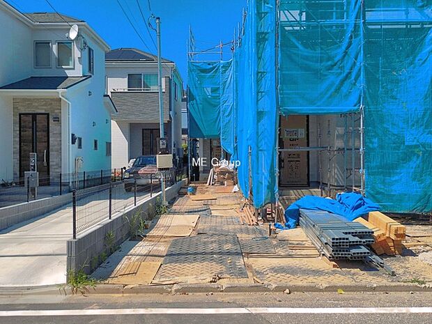 ◆E号棟◆~Exterior~ 一戸建ての大きなメリットは、自分達の「土地」を「自由に」使える事です。ガーデニングやDIY,車やバイクの趣味など様々な用途で利用できます。