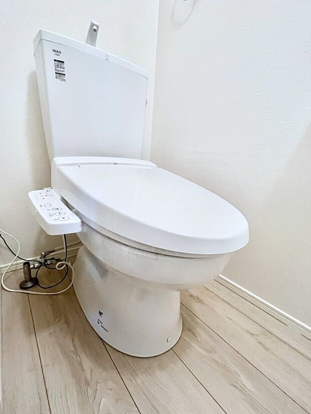 トイレは温水洗浄機能付き