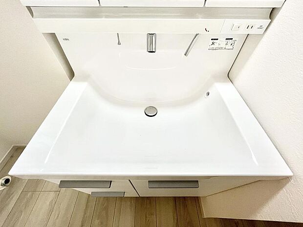 ハンドシャワー付き!使いやすい洗面台。
