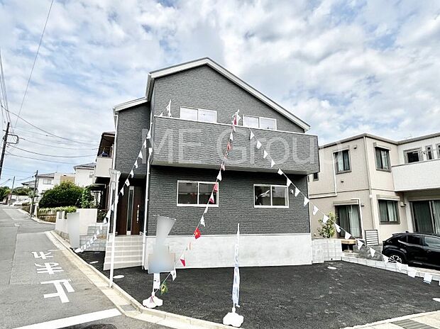 ~Exterior~ 角地により陽当り・風通し良好です。一戸建ての大きなメリットは、自分達の「土地」を「自由に」使える事です。ガーデニングやDIY,車やバイクの趣味など様々な用途で利用できます。