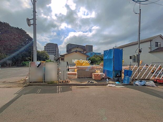 ◆1号棟◆~Exterior~ 閑静な住宅地で子育て家族にピッタリ。毎日のお散歩も快適な緑に恵まれたエリアで、自然に包まれた穏やかな暮らしを実現するための、ゆとりある住環境が整っています。