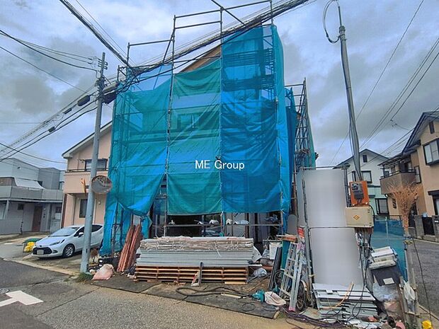 ~Exterior~ 一戸建ての大きなメリットは、自分達の「土地」を「自由に」使える事です。ガーデニングやDIY,車やバイクの趣味など様々な用途で利用できます。