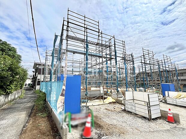 ◆1号棟◆～Exterior～　首都圏で憧れのスローライフ♪緑に囲まれた土地は都会の喧騒を忘れられそう。四季を通じて自然と触れ合えるスポットが周辺には盛りだくさん！　