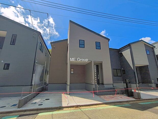 ◆3号棟◆~Exterior~ 単に見た目や質感の良さだけではなく、建物の基礎や構造といった、目には見えにくい部分にもこだわります。住まいの本質の部分から、住み心地や安全性を見つめ直しました。
