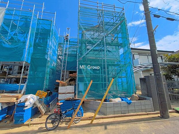 ◆1号棟◆~Exterior~ 一戸建ての大きなメリットは、自分達の「土地」を「自由に」使える事です。ガーデニングやDIY,車やバイクの趣味など様々な用途で利用できます。