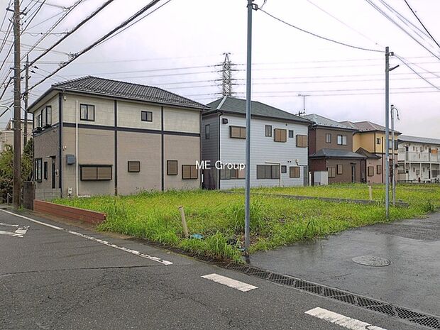 ◆1号棟◆~Exterior~ 角地により陽当り・風通し良好です。うららかな陽射しがどのお部屋にも降り注ぎますように、快適さを追求した間取設計。生活を恵みの豊かな永住の地へと変えてくれます。