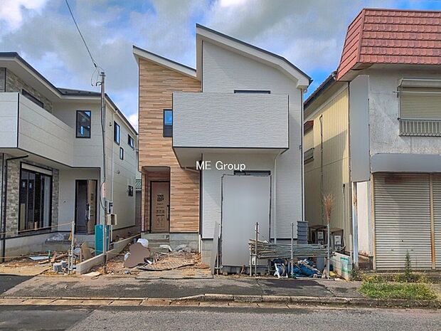 ◆2号棟◆~Exterior~ 閑静な住宅地で子育て家族にピッタリ。毎日のお散歩も快適な緑に恵まれたエリアで、自然に包まれた穏やかな暮らしを実現するための、ゆとりある住環境が整っています。