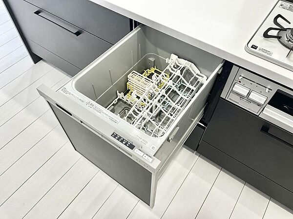 面倒なお片づけは食洗機にお任せ！家事の負担が減って、時間にも気持ちにもゆとりができます。