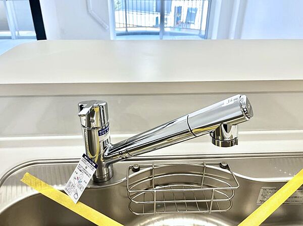 いつでも清潔なおいしいお水を。一つの水栓で水道水と浄水を使い分け。