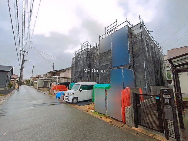 ~Exterior~ 前面道路:南西 5m 公道 前面道路は閑静な住宅地をはしる車通りの少ない道路。駐車の出し入れもらくらくです!ご不明点・現地見学のご希望は、お気軽にお問い合わせください!