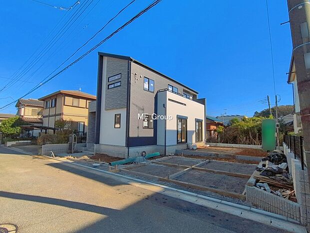 ～Exterior～　緑に恵まれた閑静な住宅地は、伸びやかなスローライフを叶えてくれます。季節の移ろいを身近に感じられる環境で子育てすれば、お子様もきっと素直に成長してくれるはずです！