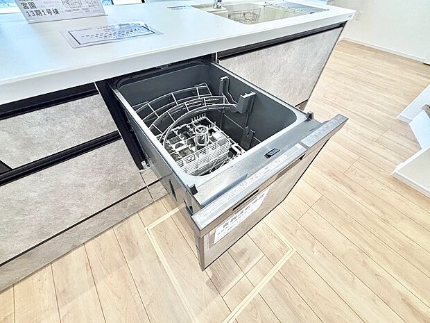 床下収納付き!日用品・非常用品の収納にも大活躍。