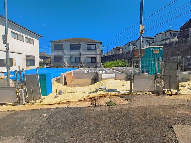 ◆2号棟◆~Exterior~ 閑静な住宅地で子育て家族にピッタリ。毎日のお散歩も快適な緑に恵まれたエリアで、自然に包まれた穏やかな暮らしを実現するための、ゆとりある住環境が整っています。
