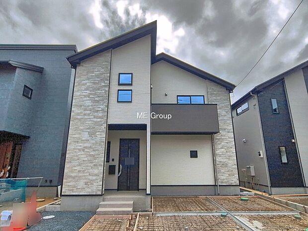 ◆3号棟◆~Exterior~ お家のグレードだけでなく、街並みや周辺環境も大切なポイントです。どんな場所に暮らすかで、日々の快適さや将来の住み心地は大きく変わってきます。