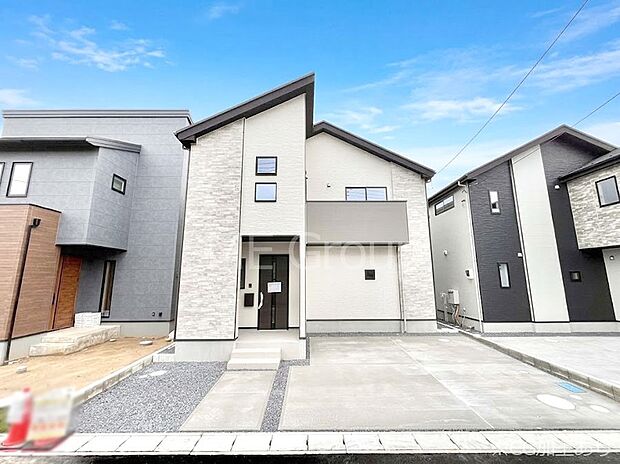◆3号棟◆~Exterior~ 一戸建ての大きなメリットは、自分達の「土地」を「自由に」使える事です。ガーデニングやDIY,車やバイクの趣味など様々な用途で利用できます。