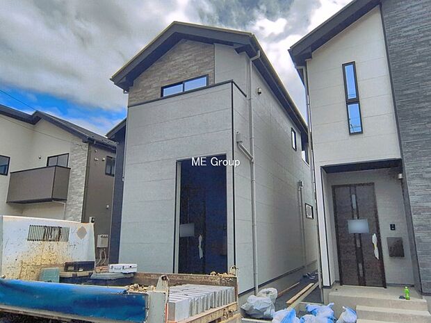 ◆2号棟◆～Exterior～　閑静な住宅地で子育て家族にピッタリ。毎日のお散歩も快適な緑に恵まれたエリアで、自然に包まれた穏やかな暮らしを実現するための、ゆとりある住環境が整っています。