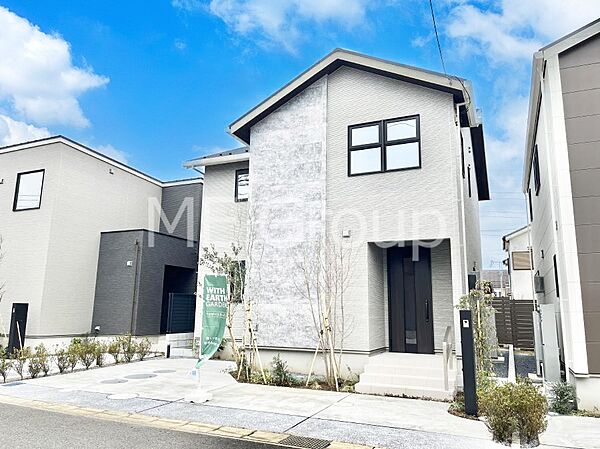 洗練された外観、上質な住空間が広がる室内は永く安心して過ごせる住居です。