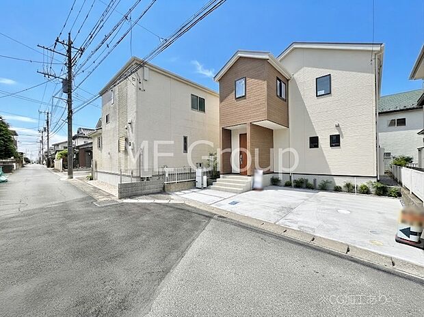 ~Exterior~ 前面道路は閑静な住宅地をはしる車通りの少ない道路。駐車の出し入れもらくらくです!ご不明点・現地見学のご希望は、お気軽にお問い合わせください!