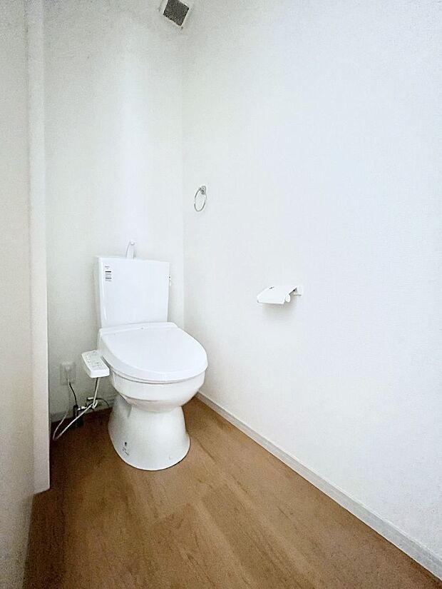 トイレは温水洗浄機能付き