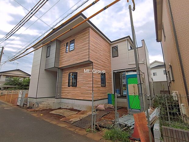 ~Exterior~ 一戸建ての大きなメリットは、自分達の「土地」を「自由に」使える事です。ガーデニングやDIY,車やバイクの趣味など様々な用途で利用できます。