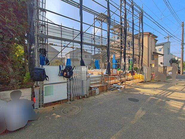 ~Exterior~ 一戸建ての大きなメリットは、自分達の「土地」を「自由に」使える事です。ガーデニングやDIY,車やバイクの趣味など様々な用途で利用できます。