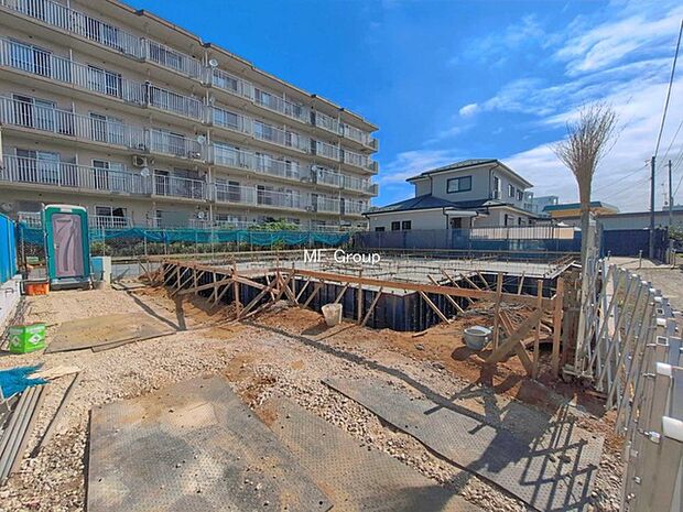 ～Exterior～　首都圏で憧れのスローライフ♪緑に囲まれた住環境は都会の喧騒を忘れさせてくれます。四季を通じて自然と触れ合えるスポットも身近に揃い、心穏やかな毎日を楽しめます。  